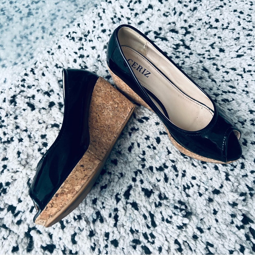 Peep-toe wedges